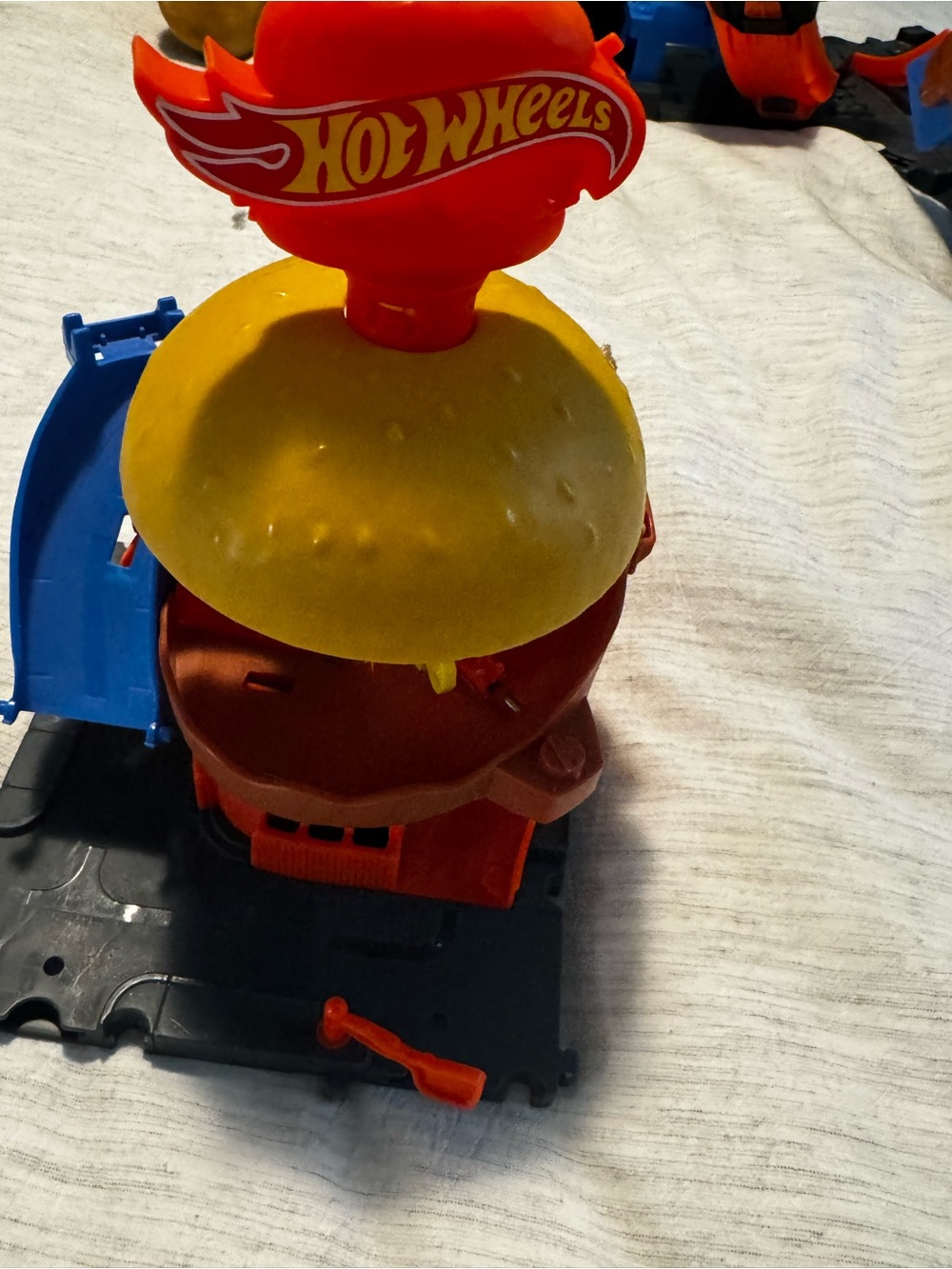 Hot Wheels Colorful Play Garage - Yellow & Red